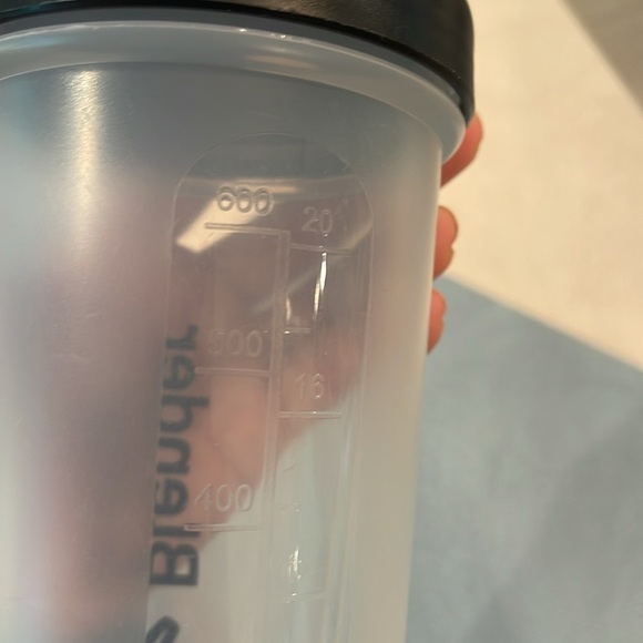 Blender Bottle with Shaker - Picture 3 of 3